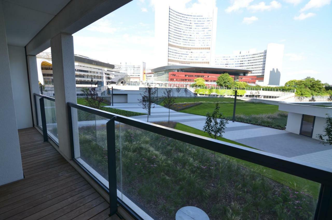 Apartment With Parking On Premise Vienna Exterior photo